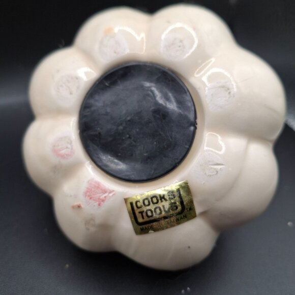 Vintage Set of 2 Anthropomorphic Ceramic Garlic Shakers  Cooks Tools Taiwan - Picture 4 of 7